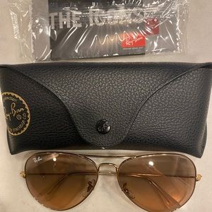 New Classic aviator sunglasses w/original box